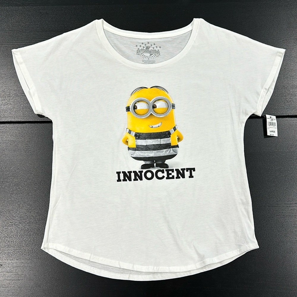 Minion Universal Studios Women’s T-Shirt - L